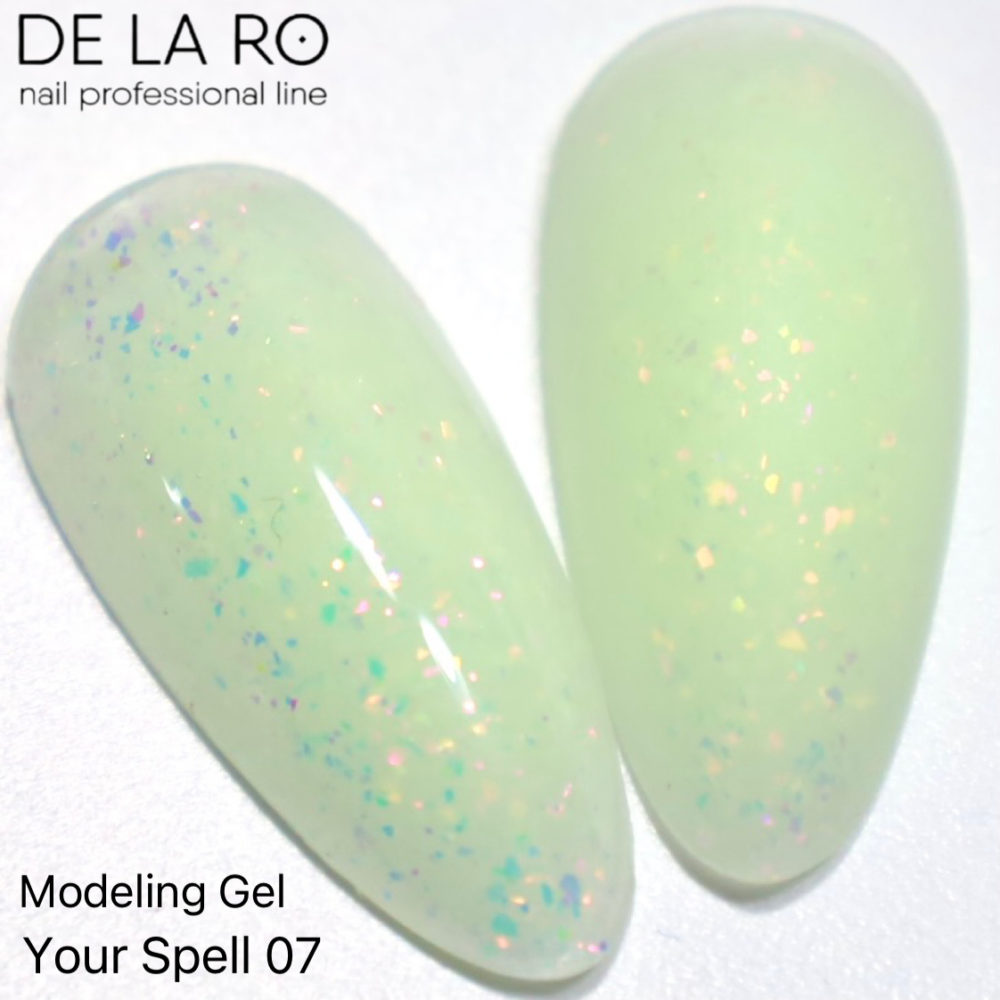 Gel modelador DE LA RO Your Spell 07 color aplicado en tips