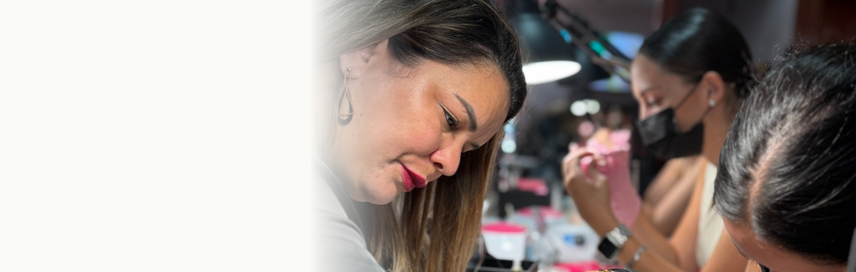 Formación profesional de uñas en More Than Nails Academy, Gran Canaria