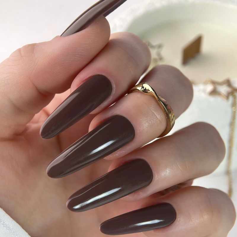 Mokko 02 DE LA RO - uñas