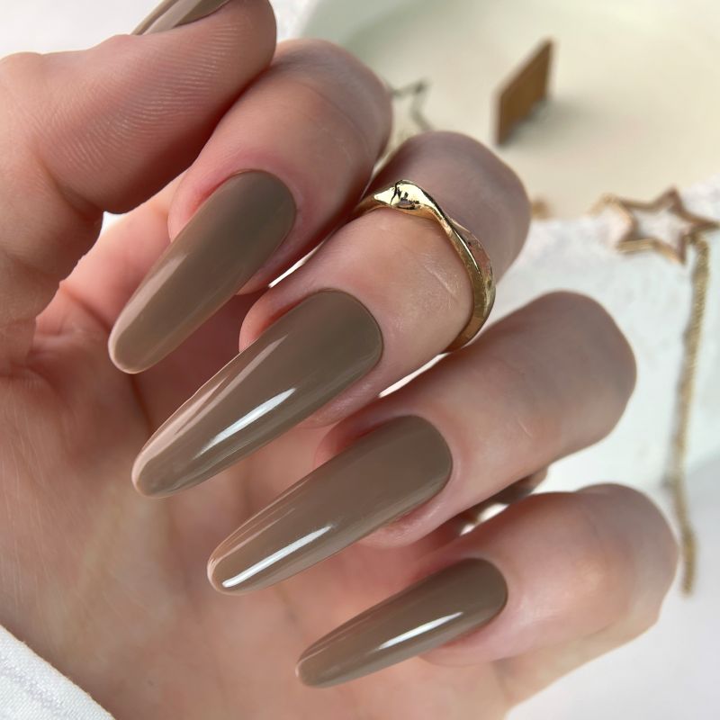 Mokko 04 DE LA RO - uñas