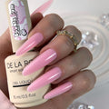 DE LA RO Polygel Bubble Gum 08 aplicado en uñas
